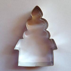 Kápolna házikó linzerkiszúró, sütikiszúró 8 x 6,4 cm - linzer alsó